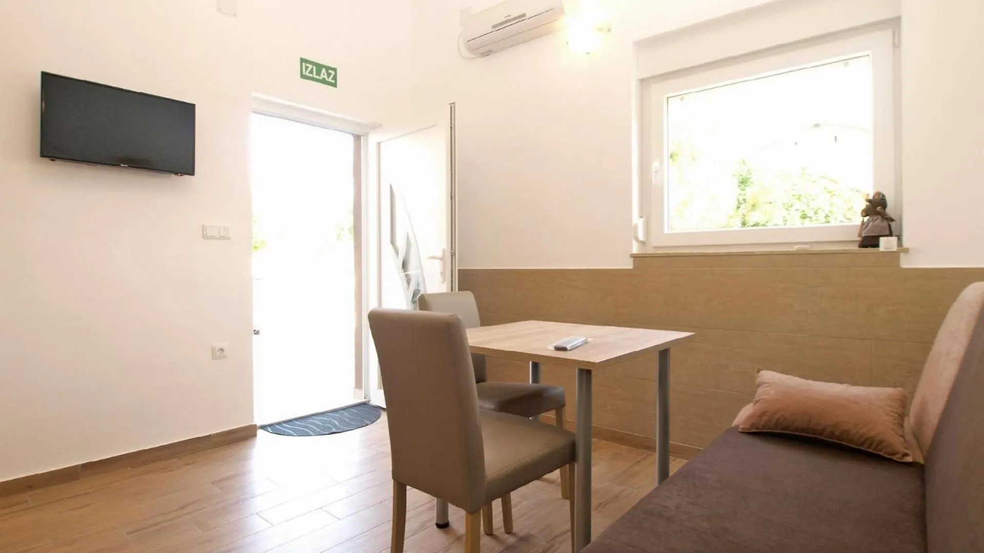 Ferienwohnung Fuer 3 Personen Ca 30 Qm In Liznjan, Istrien Suedkueste Von Istrien 0*, Liznjan Croatia